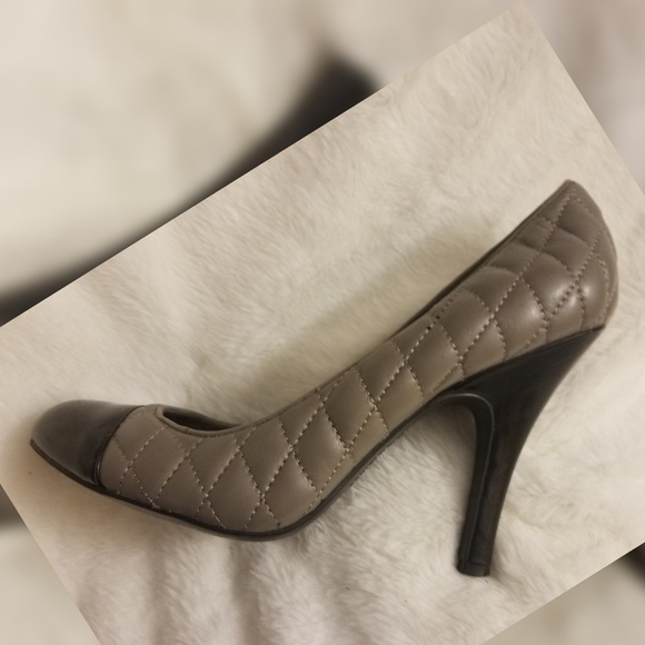 New w/o Box Women's BCBGirls Heels - Picture 4 of 5